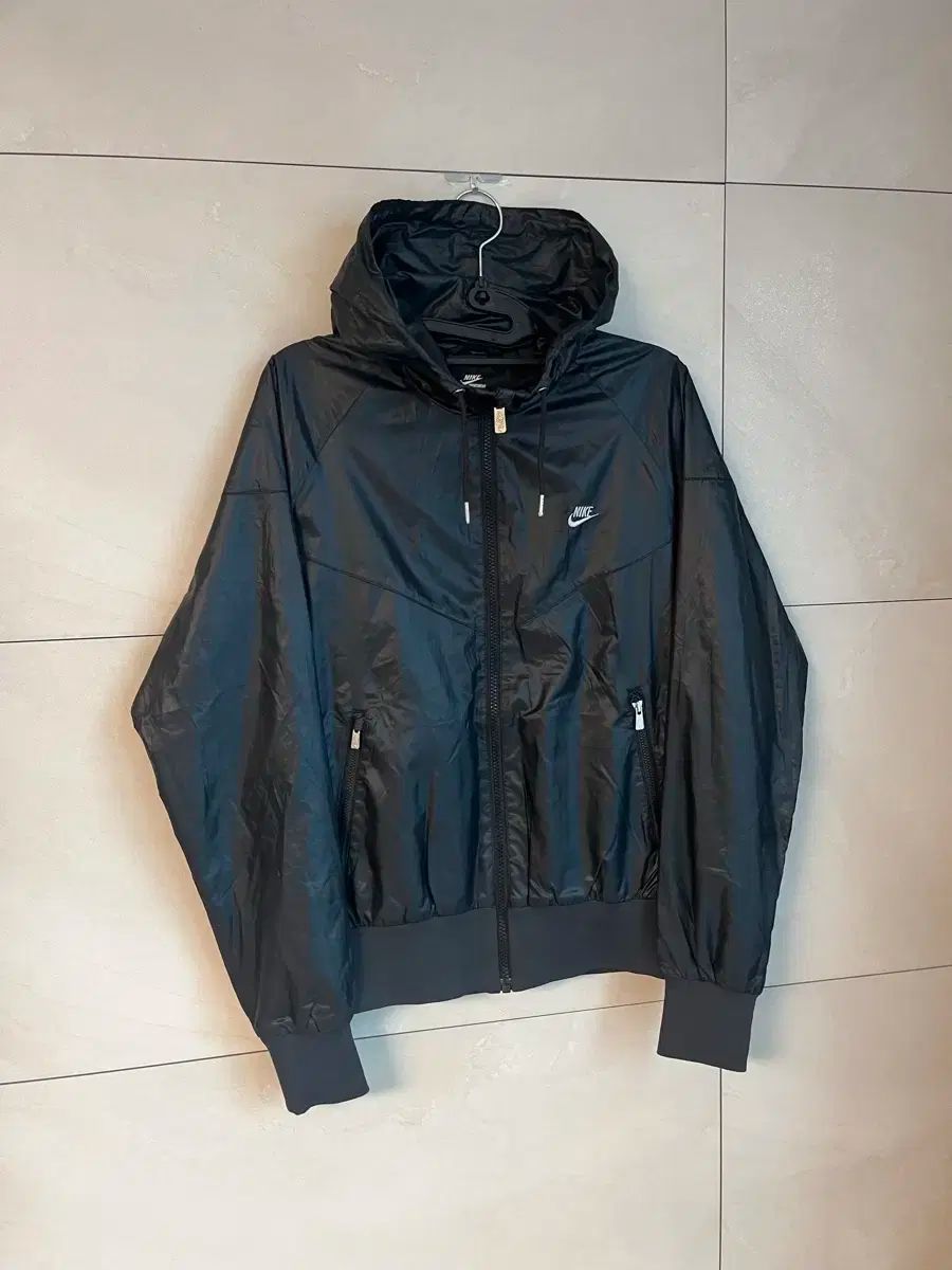 ナイキ WIND AND WISH ウィンドブレーカー ブラック M size
