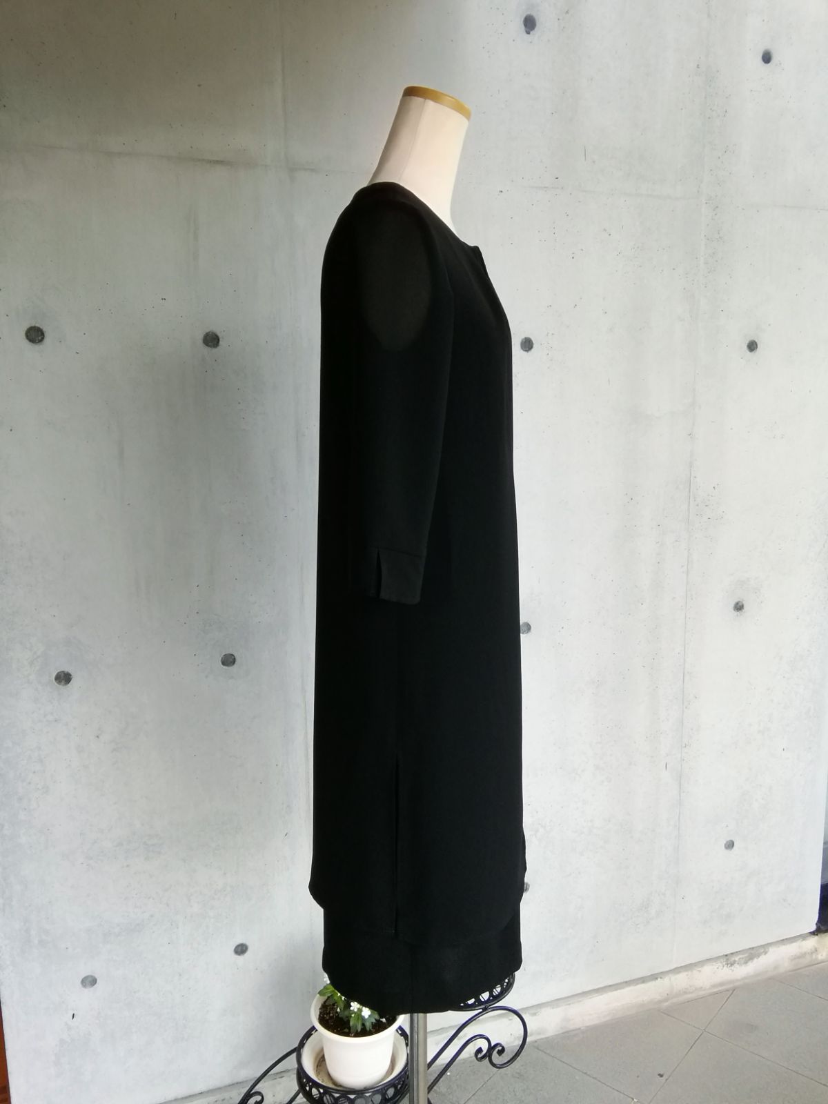 前開きで着やすいレイヤードワンピース