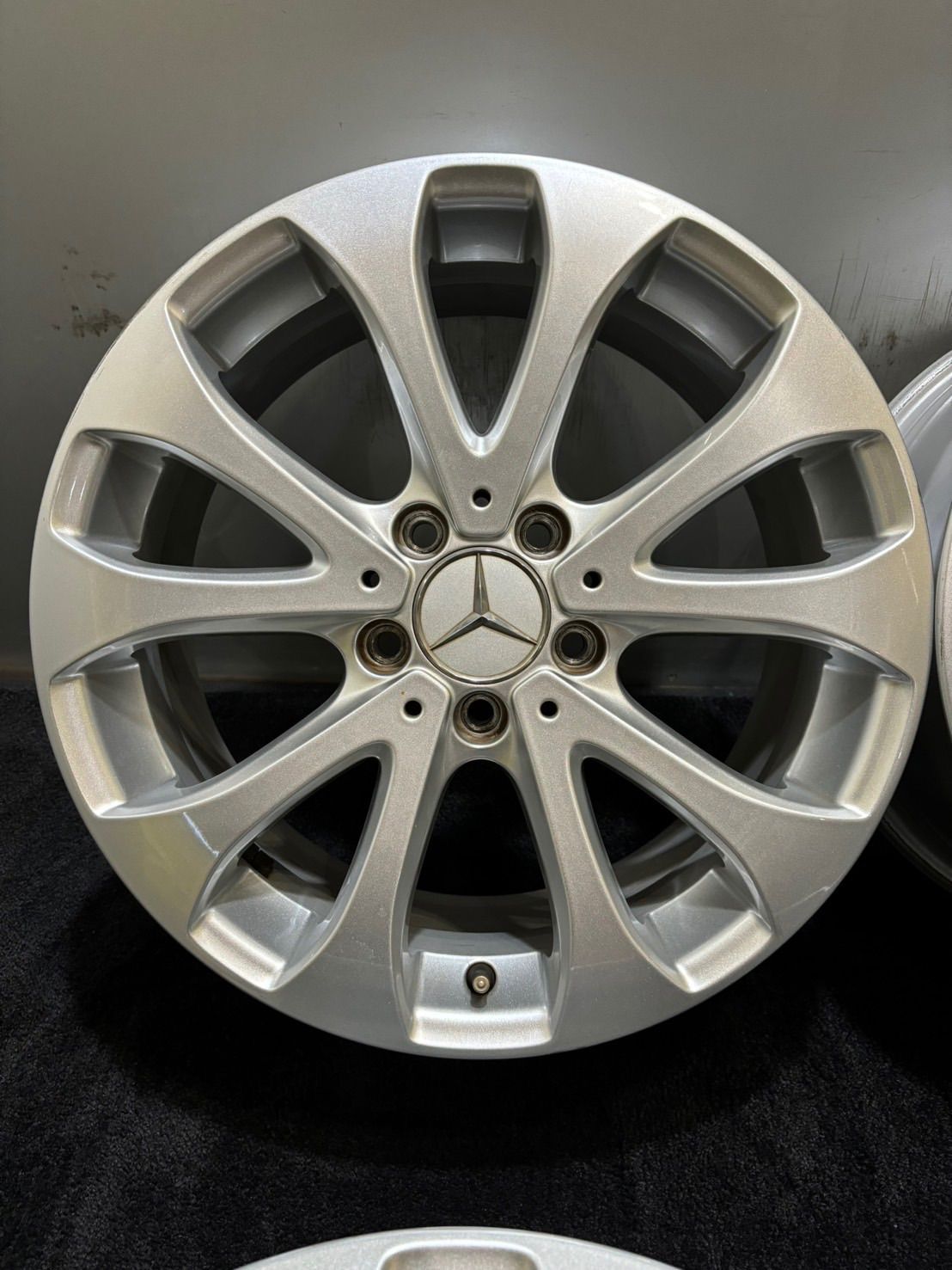 ベンツEクラス17インチアルミ4本