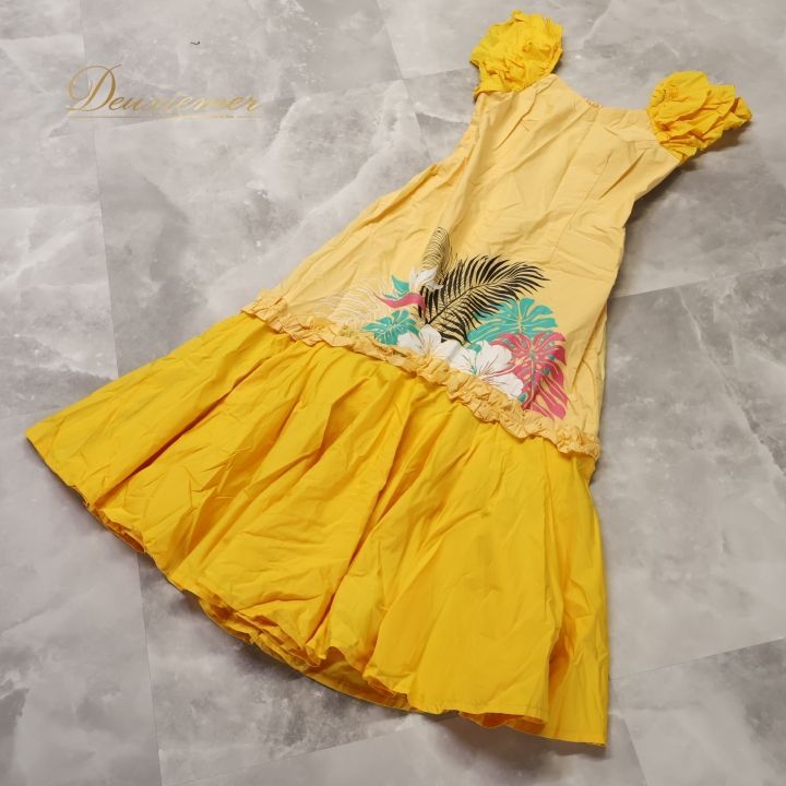 【フラダンス用衣装 美品】イエロー モンステラ柄 フリル付き ムームードレス フラダンス用衣装 3段フリル付きモンステラ柄 ムームードレス