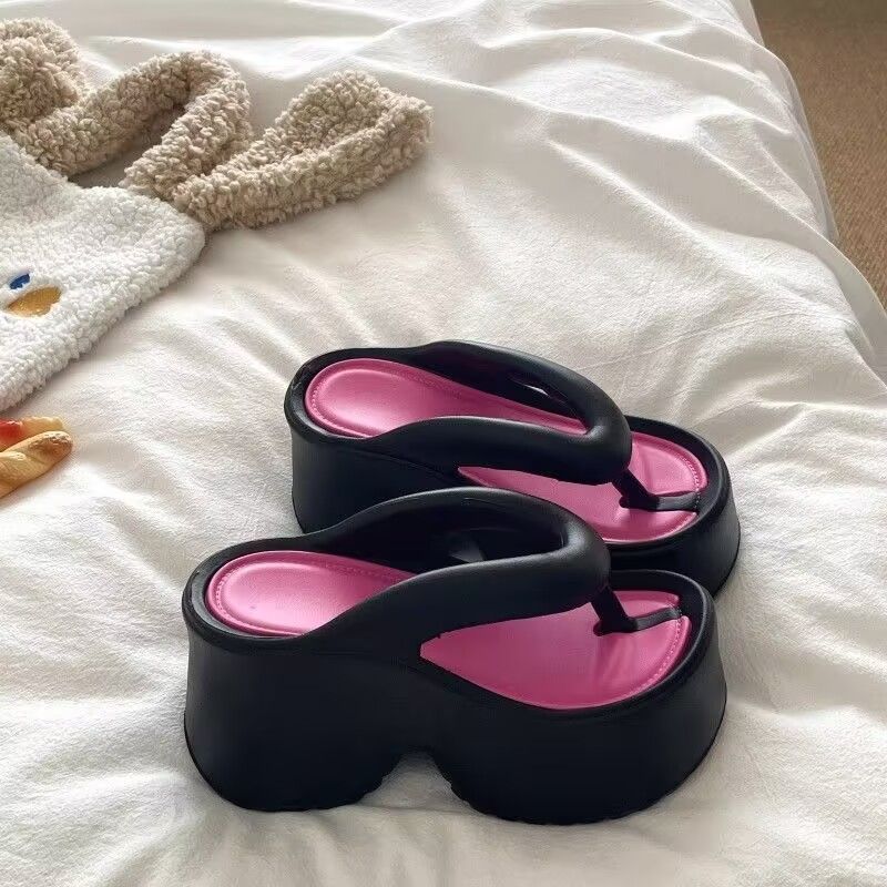 かわいい♡CHANEL もこも厚底ビーチサンダル 厚底 CHANEL(シャネル) サンダル・ミュール(レディース) - 海外