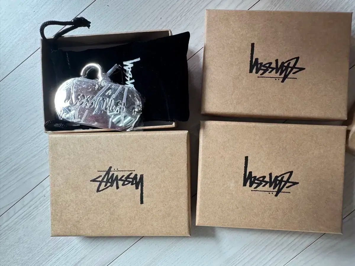 STUSSY ステューシー メタル タグ キーチェーン シルバー 138959 STUSSY(ステューシー) メタル タグ キーチェーン シルバー