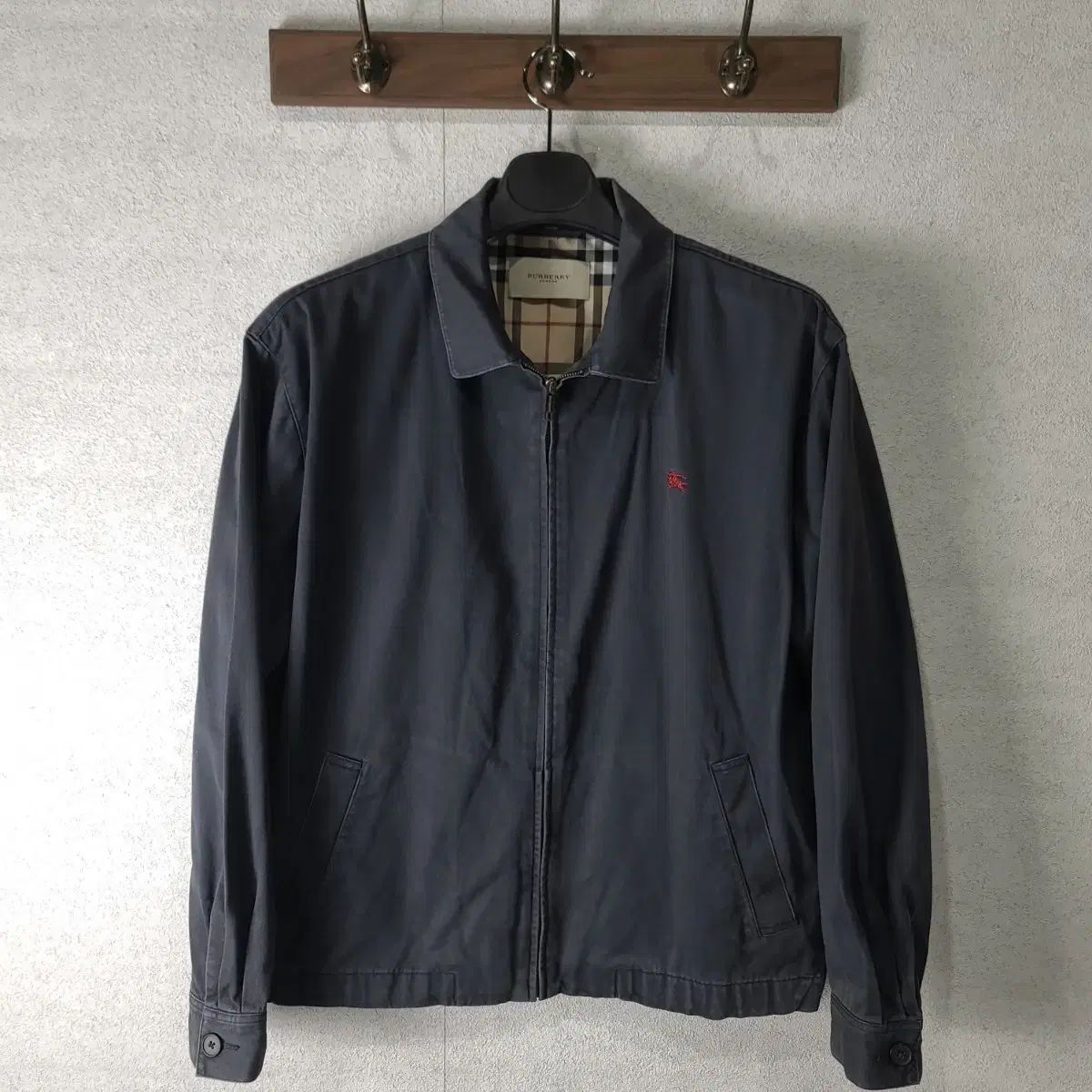 希少 大きいサイズ BURBERRY ロゴ 刺繍 スイングトップ ブルゾン 青