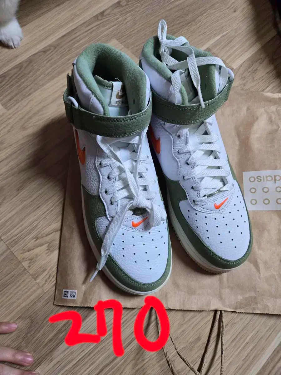 【雷市場（ポンジャン）商品韓国直送】 NIKE(ナイキ) エアフォース 1 ミッド オリーブグリーン アン 合計 オレンジ
