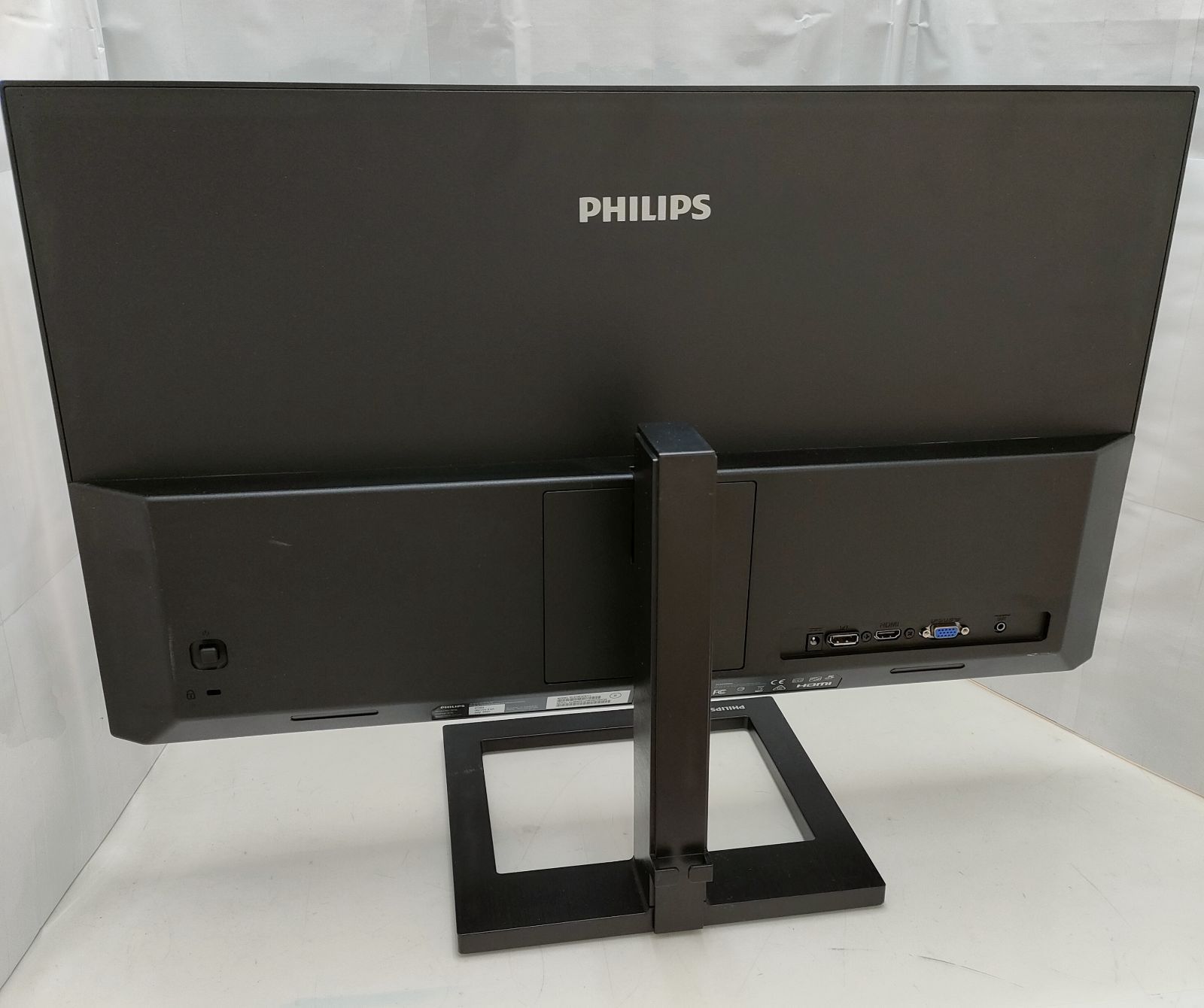 PHILIPS　　272E2　２７インチ　２０２３年 ◇PHILIPS 27インチ モニター 2023年製 272E2 - メルカリ