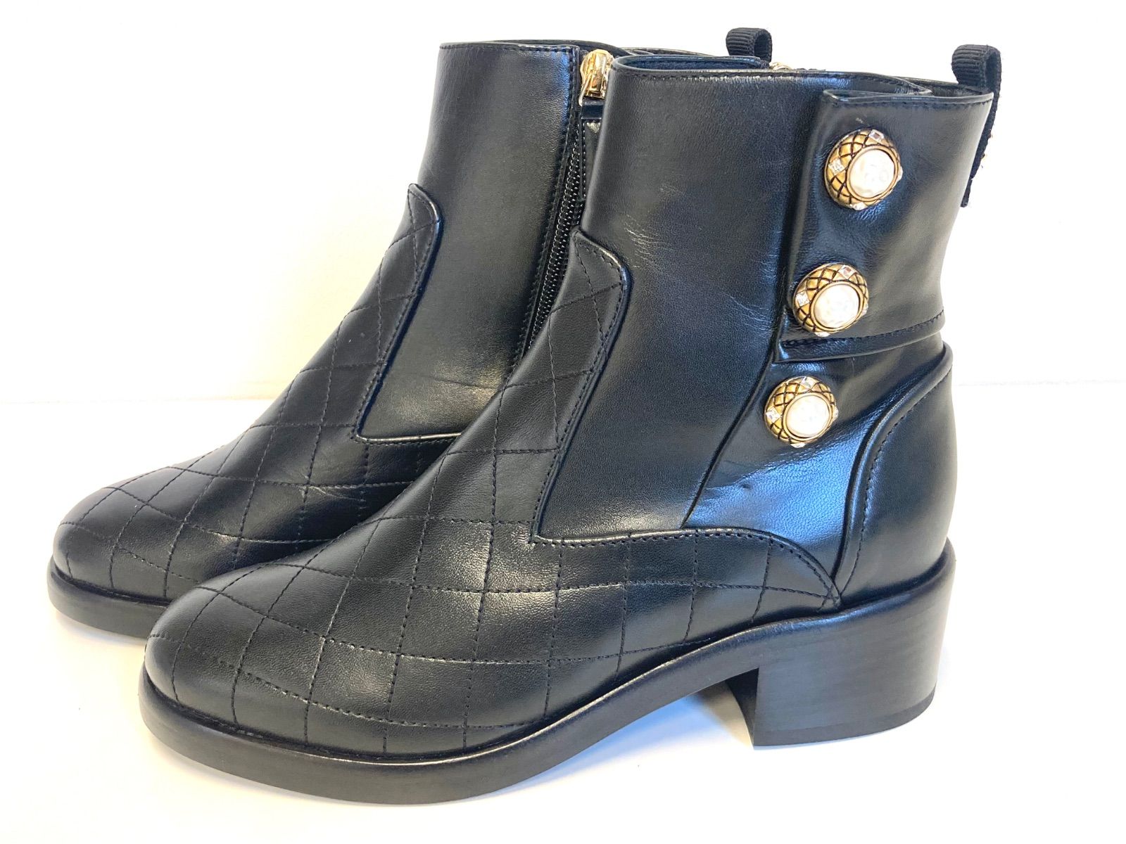 CHANEL シャネル