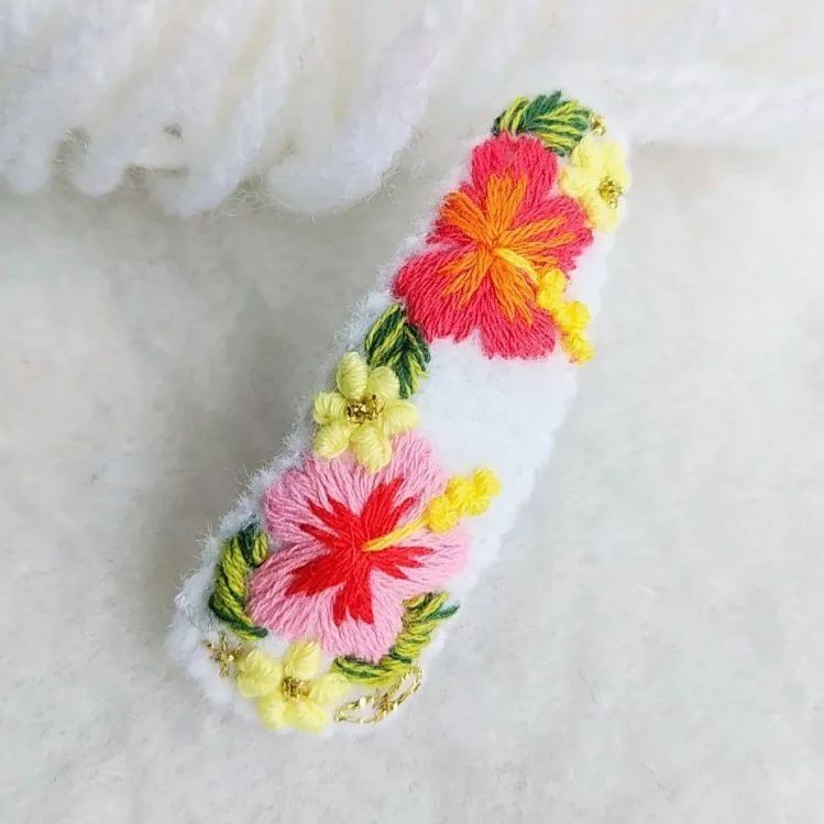 ピンクバラ刺繍♡5センチフェルトパッチンピン