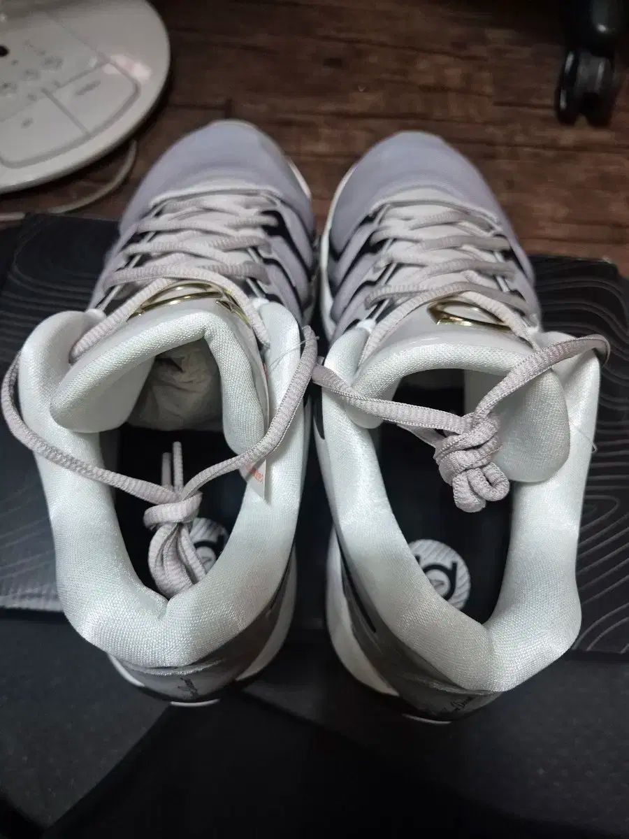 300