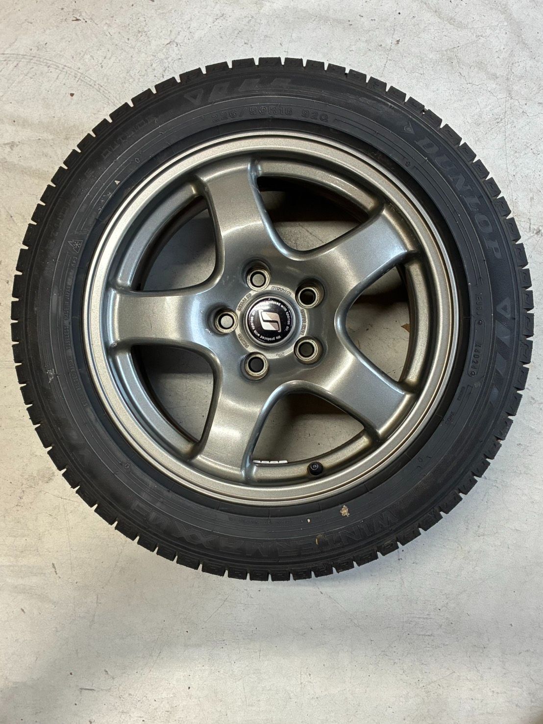 R32 スカイライン　スタッドレスタイヤ　16インチ　純正ホイール 鍛造品ニッサン BNR32 スカイライン GT-R 純正 16in 8J+30 PCD114.3
