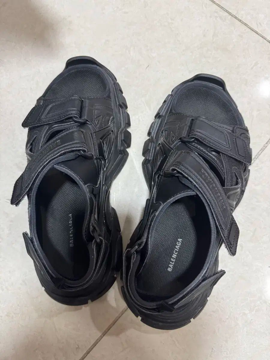 BALENCIAGA ムートンサンダル 37 BALENCIAGA ムートンサンダル 37