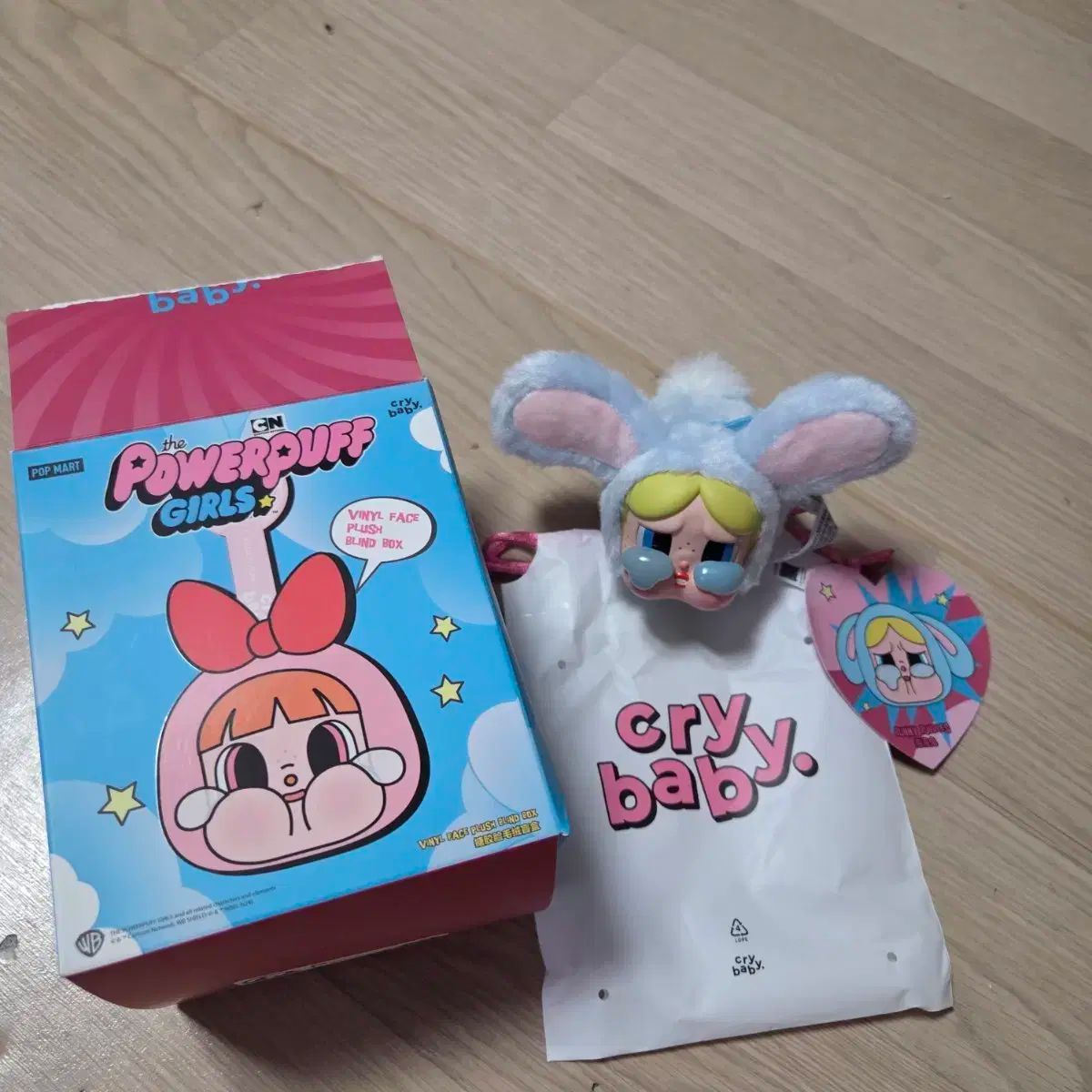 当店売れ筋入荷 POPMART CRYBABY クライベイビー パワパフ ストラップ 