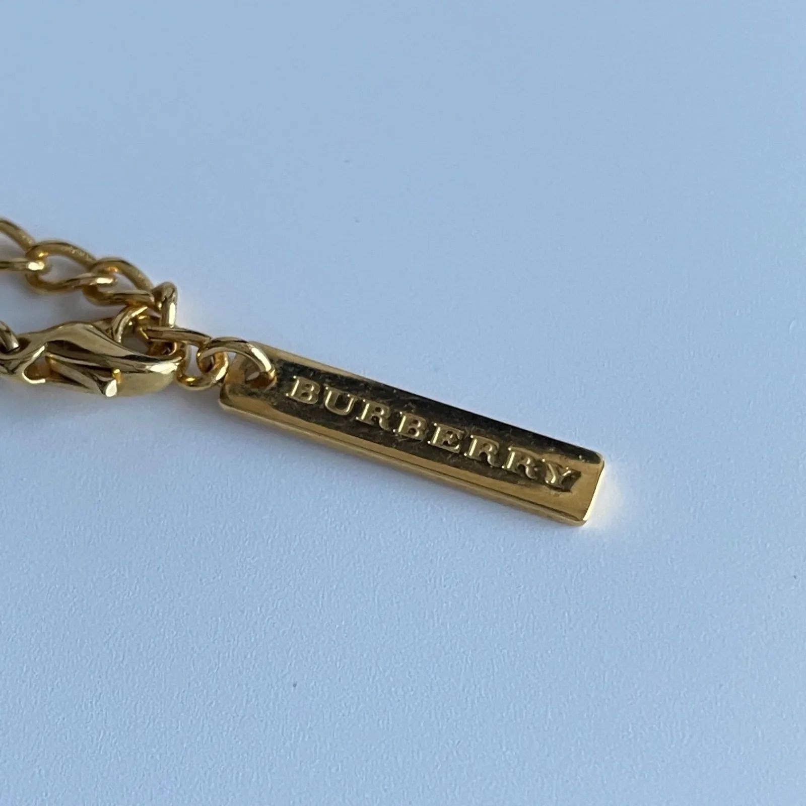 Burberry バーバリー ネックレス クマ 飛行機 - メルカリ