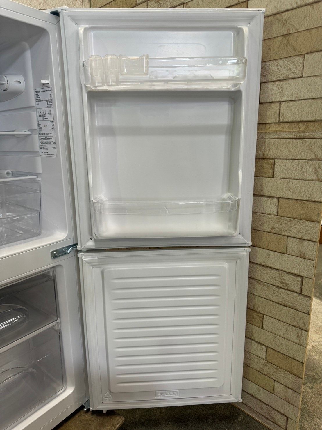 美品 高年式】大阪送料無料☆3か月保障付き☆冷蔵庫☆2023年☆ヤマゼン  