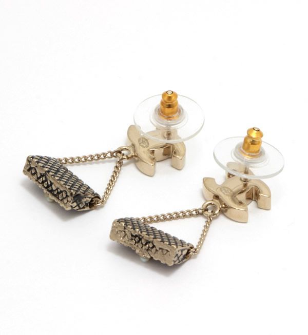 CHANEL マトラッセピアス 美品 シャネル ココマーク マトラッセバッグ スイング ピアス【60436