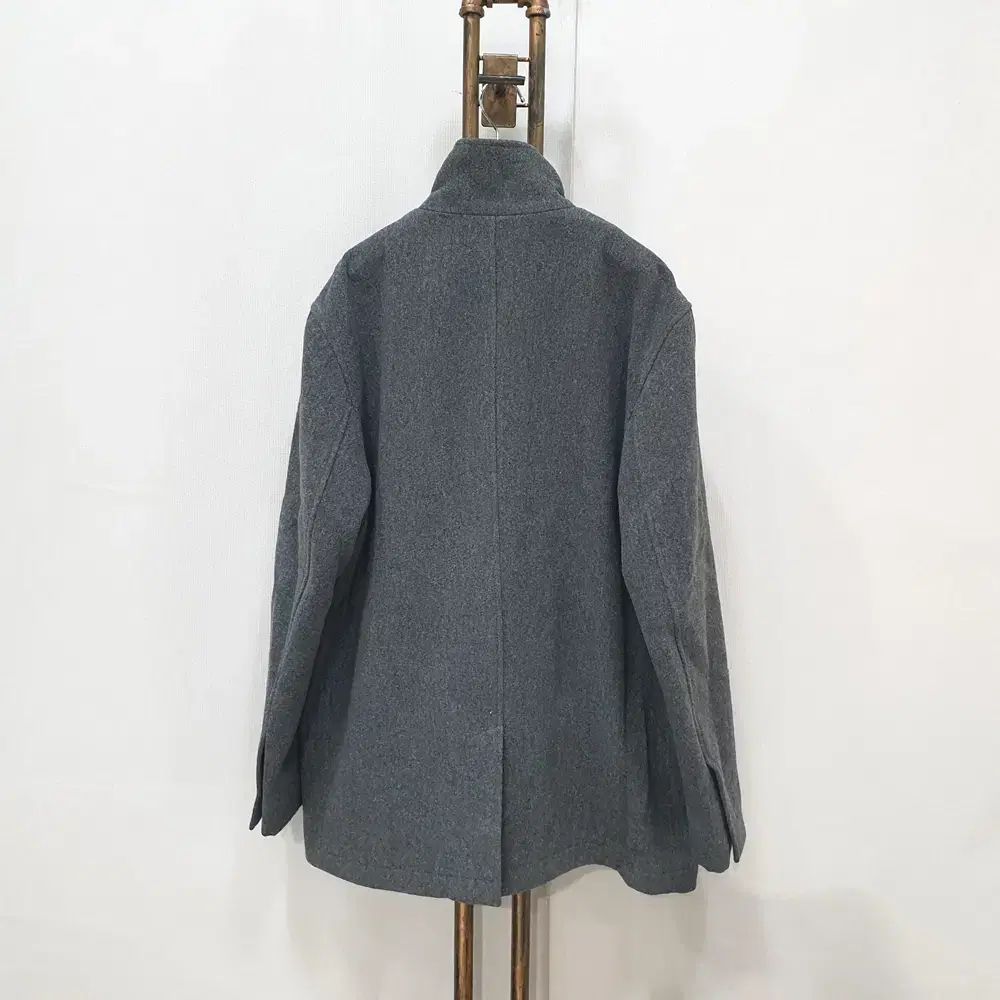 [美品 良好] EMPORIO ARMANI ダブルコート (ヘリンボーン生地) 美品 良好] EMPORIO ARMANI ダブルコート (ヘリンボーン生地) undefined