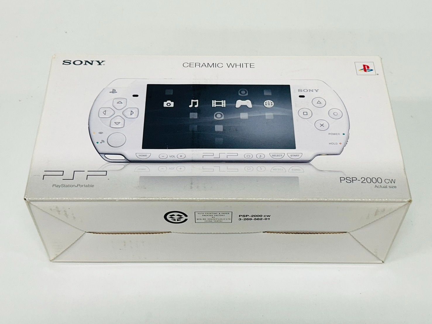 SONY - みぃこ　PSP-2000cw クラミックホワイト　ほぼ未使用品 s-l400.jpg