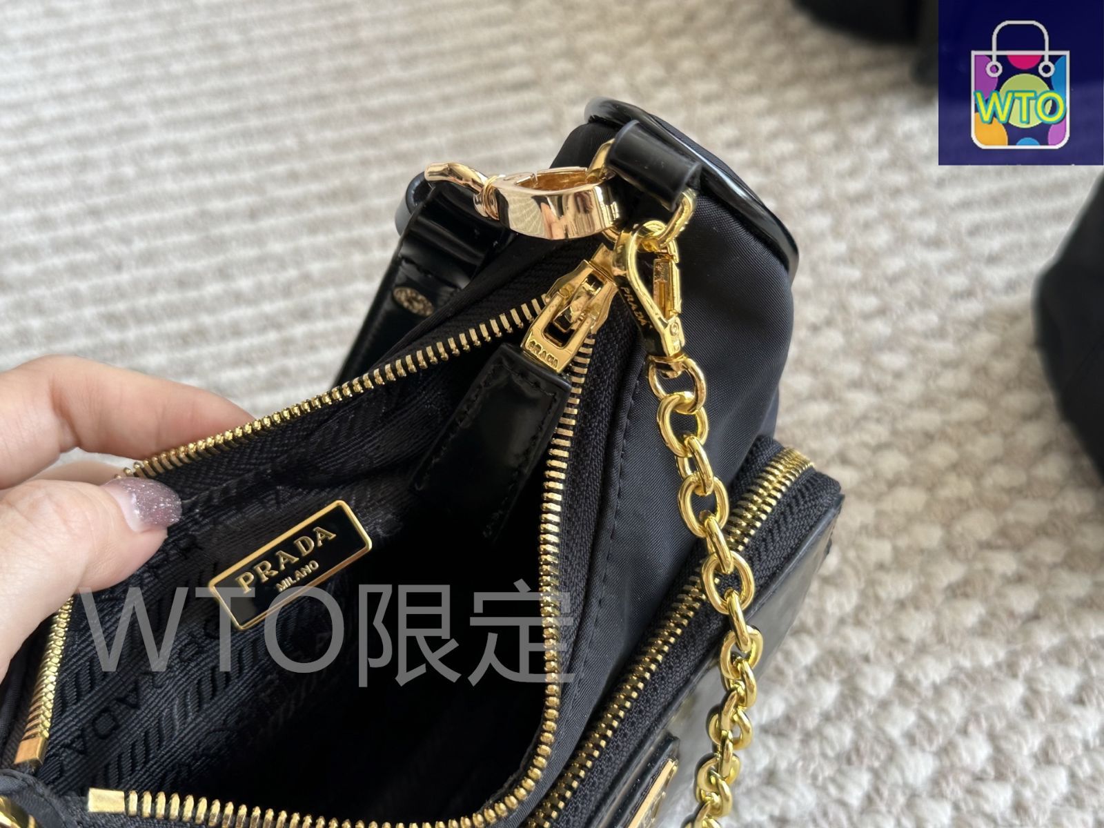 本日限定‼️新品 PRADA アームポーチ