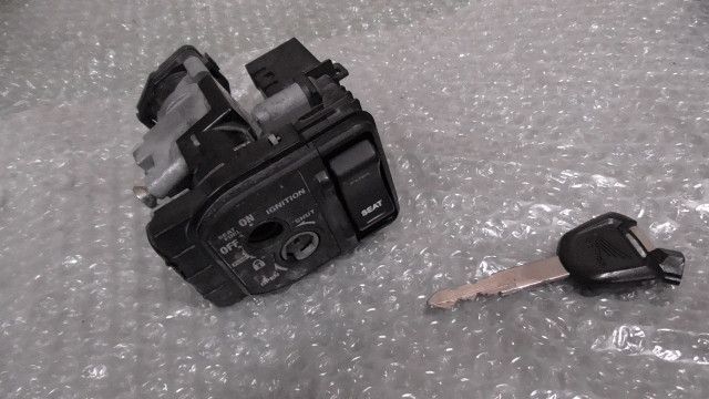PCX ESP　JF56-1217xxx　の　キーセット　ヒビ　補修:#1709259812