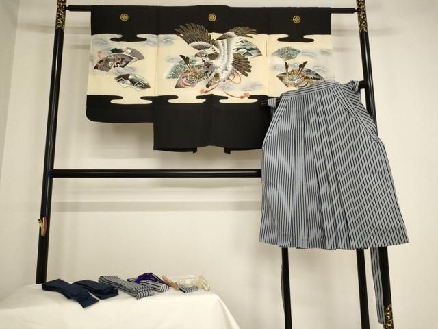 【品質保証，大人気】 平和屋着物[]七五三　男の子　5歳　羽織・行灯袴・小物セット　鷹　地紙兜文　金銀彩　逸品　AAAY2434ja 着物・着物ドレス