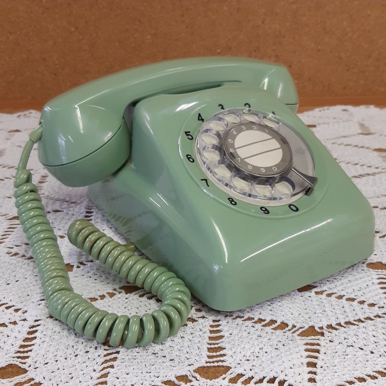 緑のダイヤル式電話機 - Bee-Works - メルカリ