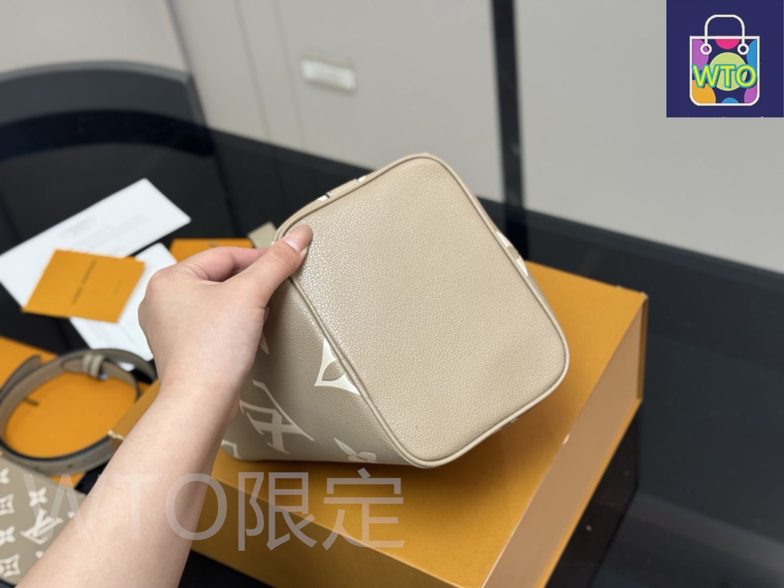 ルイヴィトン　バケット　バッグ LOUIS VUITTON ルイヴィトン ロックミーバケット ノワール