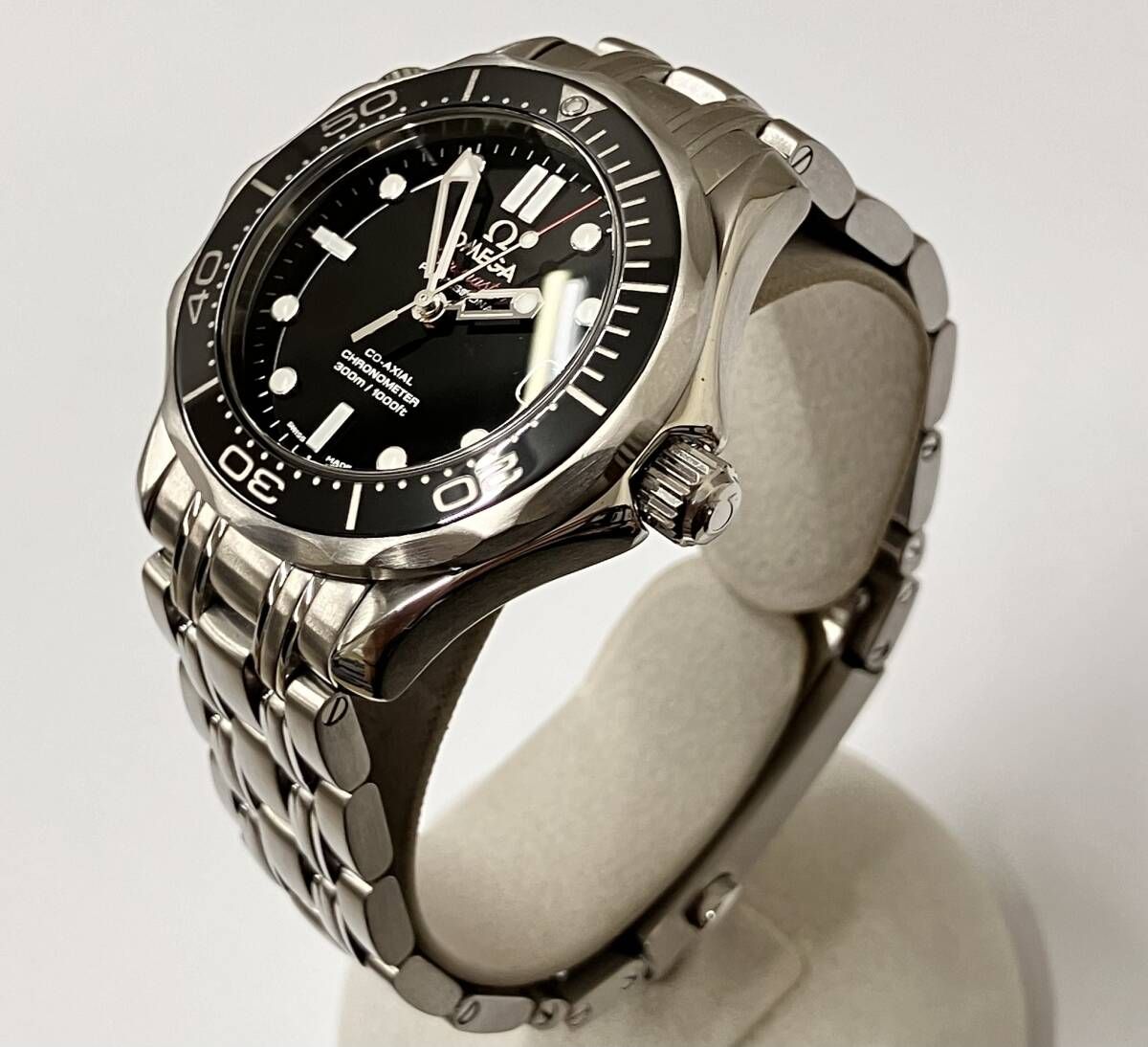 212.30黒文字盤 腕時計