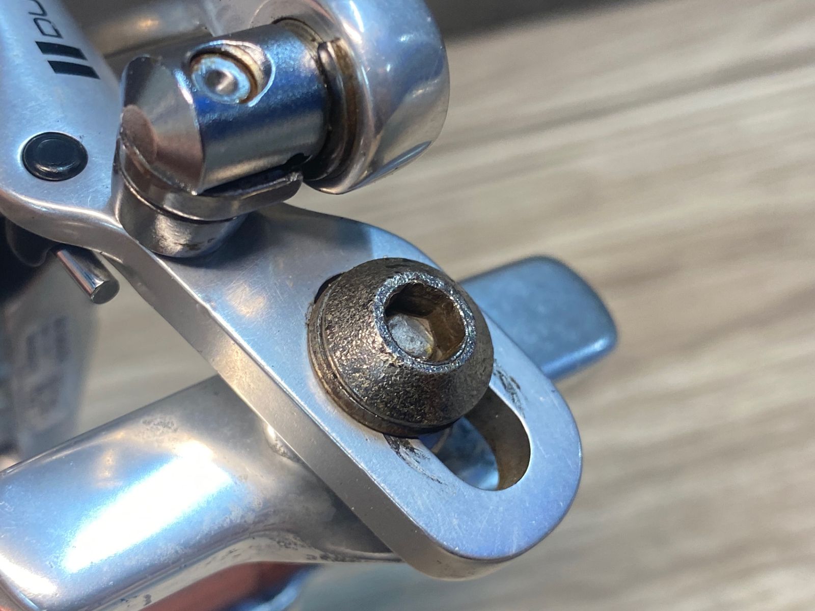 Campagnolo Athenaブレーキキャリパー。表と裏 Campagnolo Athena ブラック キャリパーブレーキ - メルカリ