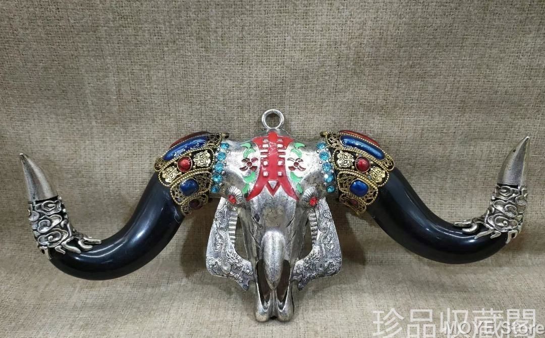 中国古美術 旧蔵蔵銀で装飾された牛の角