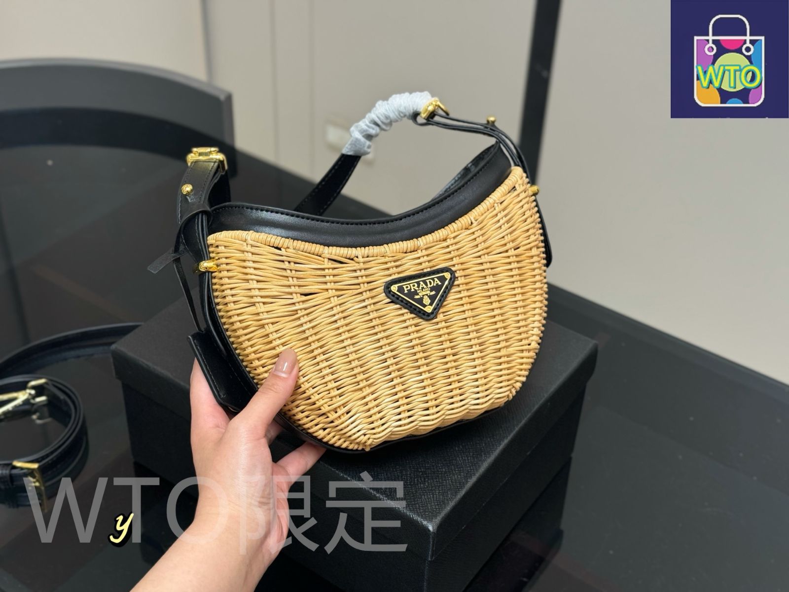 今日特価】Prada プラダ ギフトボックス付き ホボバッグ 大容量