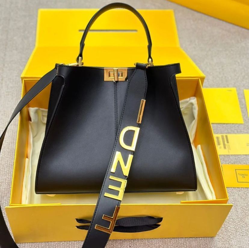 FENDI ピーカブー レギュラー 2WAY ショルダーバッグ