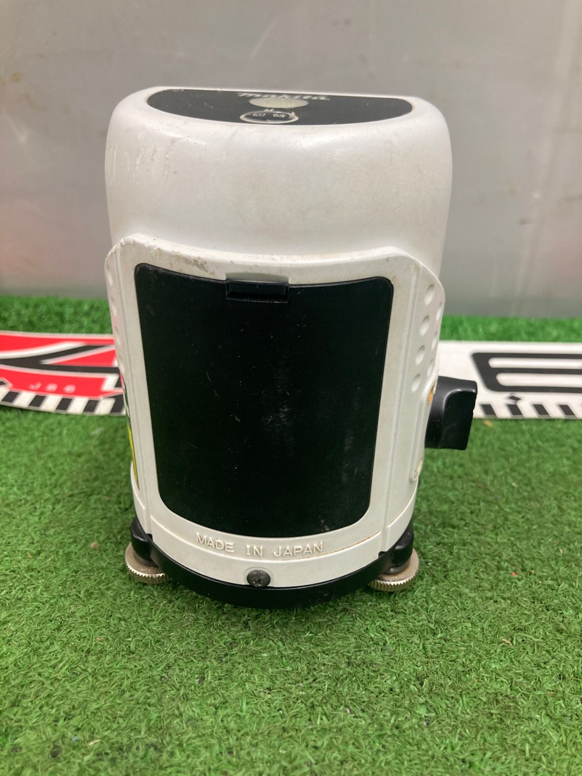 中古品】【0922】makita(マキタ) 屋内屋外兼用レーザー墨出し器