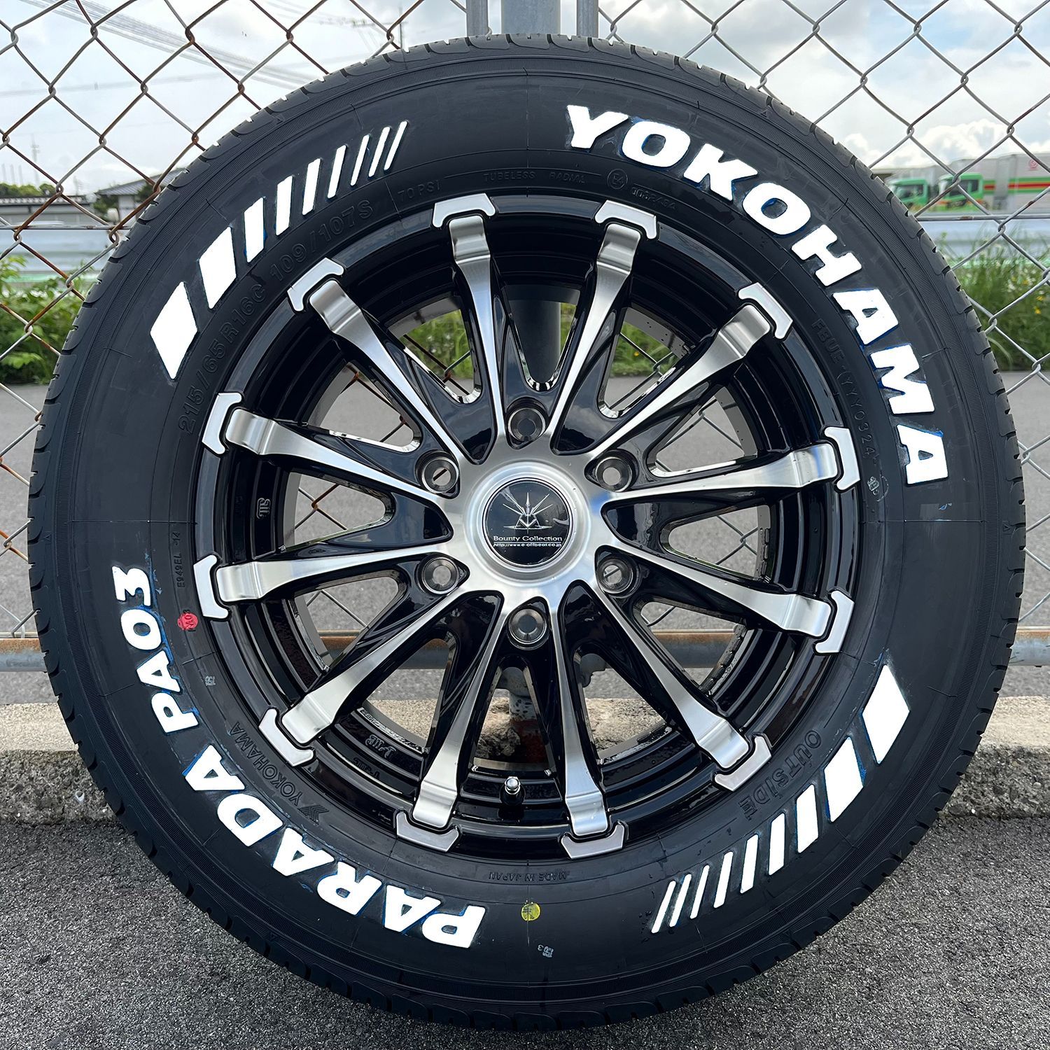 ハイエース200系 タイヤホイールセット YOKOHAMA ヨコハマ PARADA 