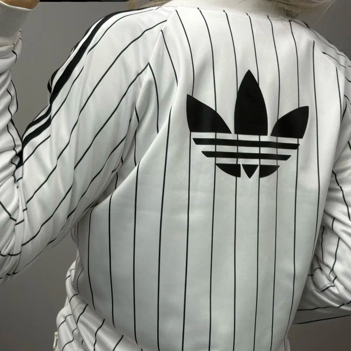 トラックトップス