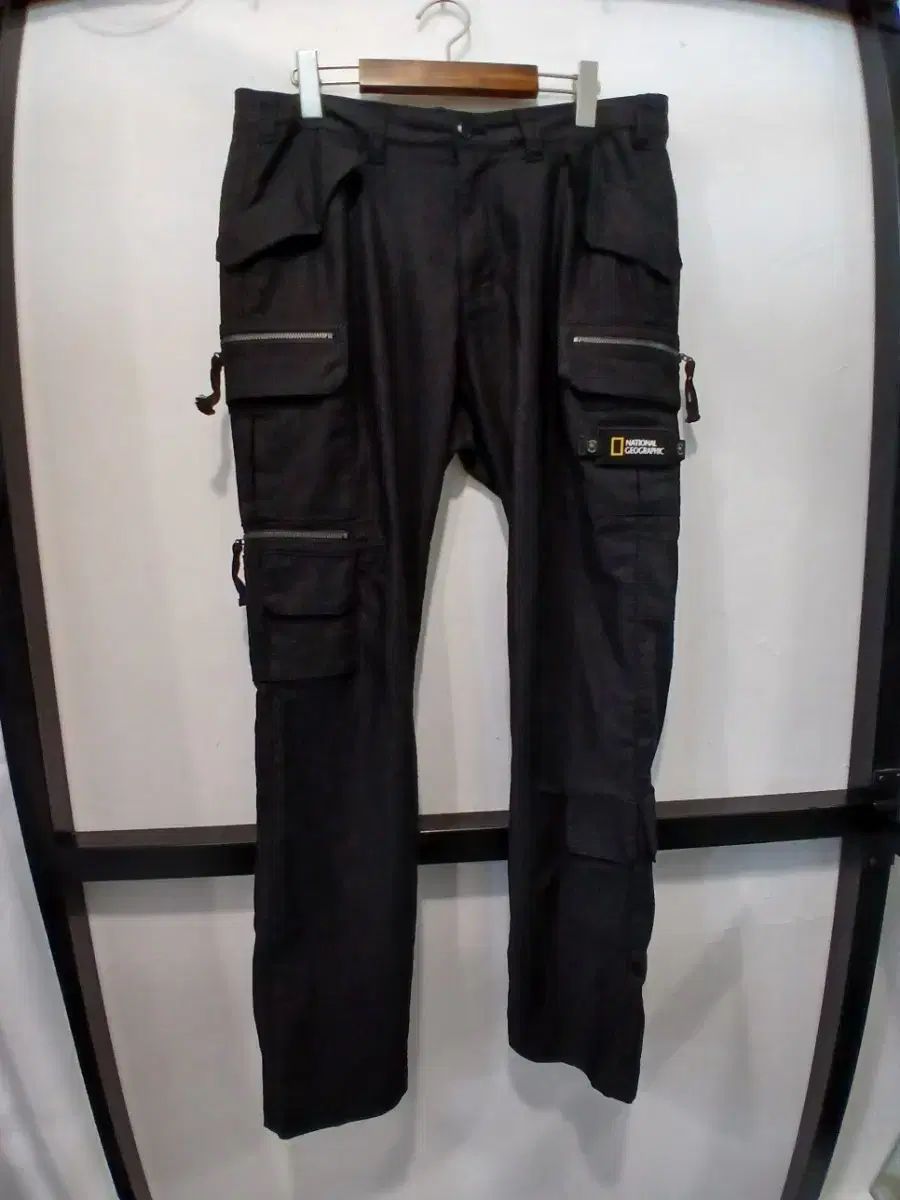 National Geographic ナショナルジオグラフィック 黒 カーゴ パンツ 86