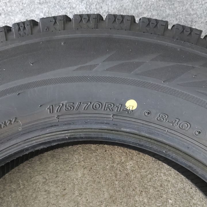 25092 _スタッドレスタイヤ