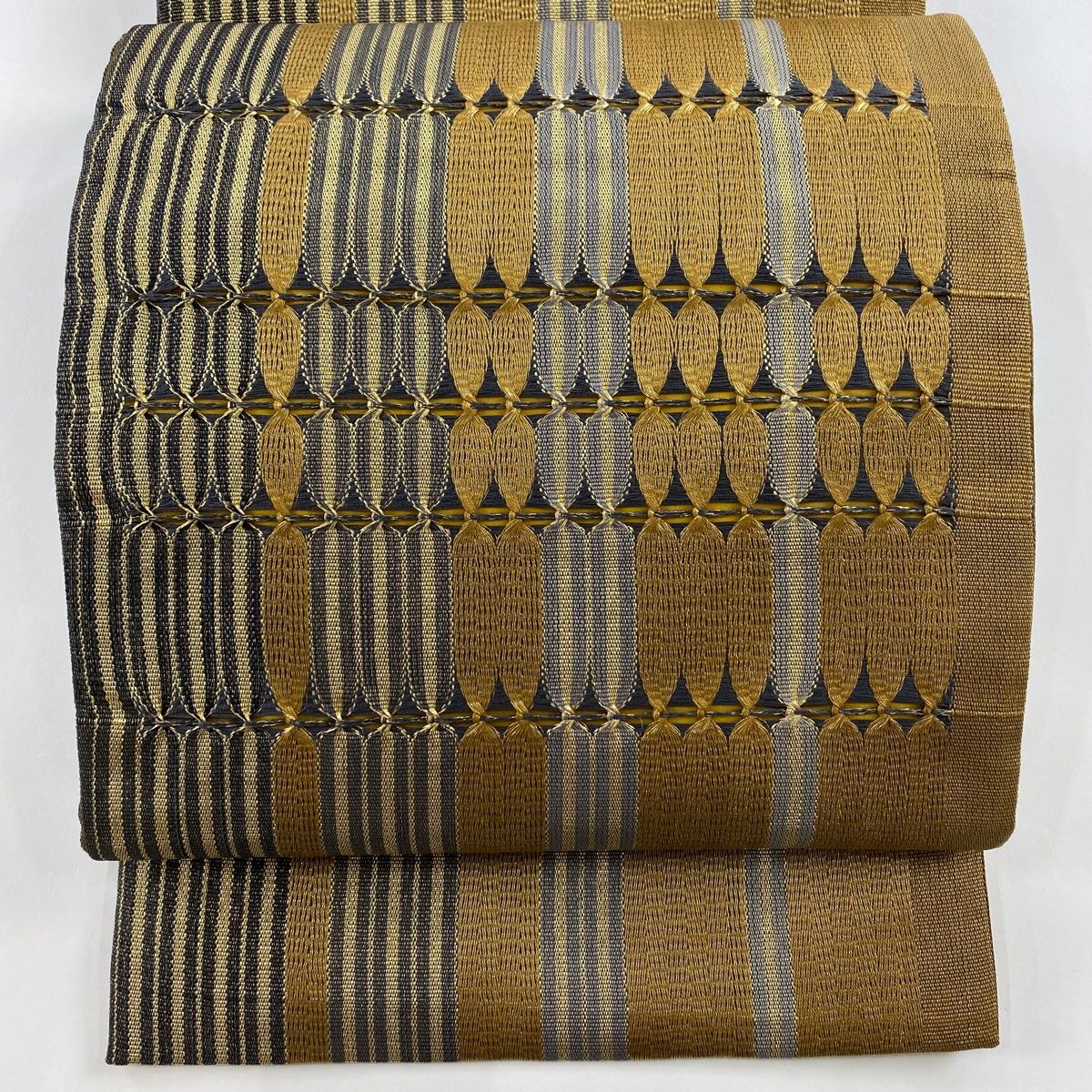 袋帯 美品 秀品 やまと 縞 幾何学模様 金糸 薄茶色 お太鼓柄 正絹