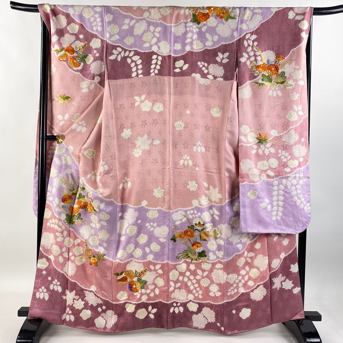 振袖 身丈162cm 裄丈71cm L 袷 草花 雪輪 刺繍 絞り ピンク 正絹 秀品