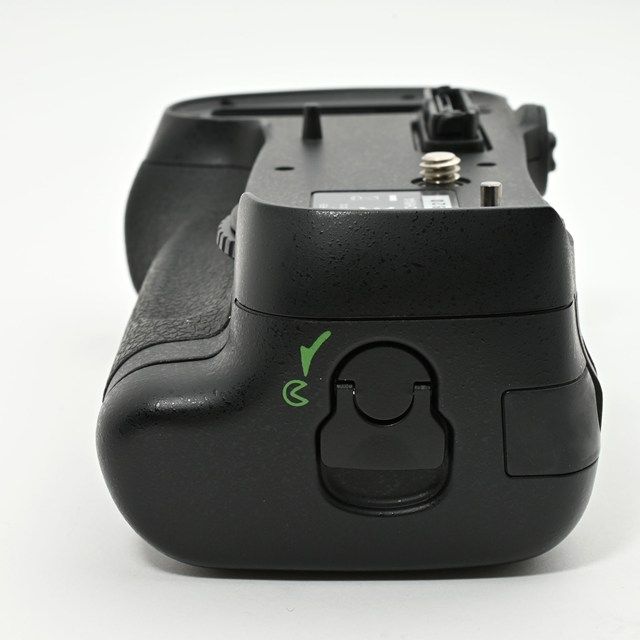美品＞Nikon MB-D12 マルチパワーバッテリーパック｜D800／D810対応