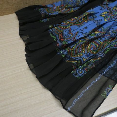 サカイ ペイズリー柄