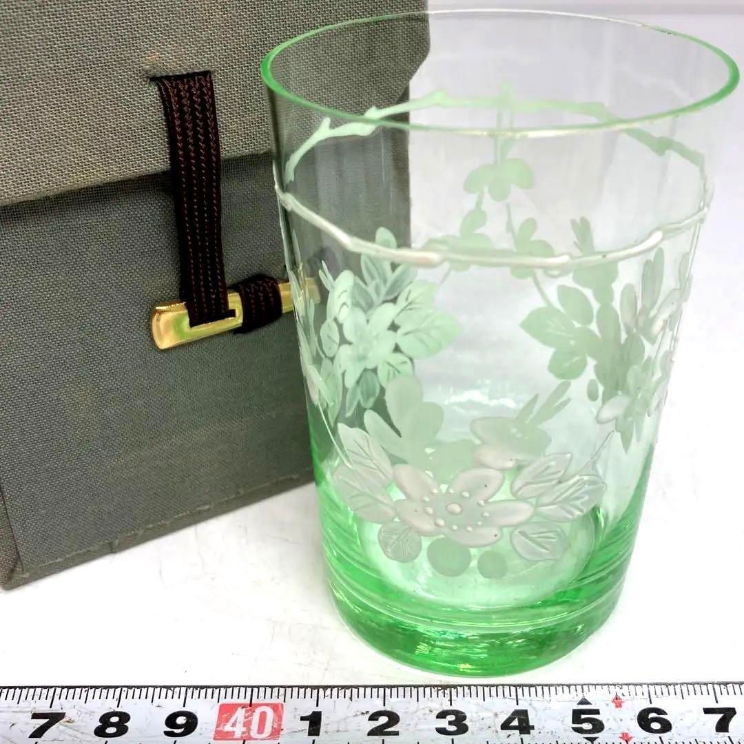 ウランガラス 花図コップ 高さ9cm 東H5-1227 1Fトヒサエ