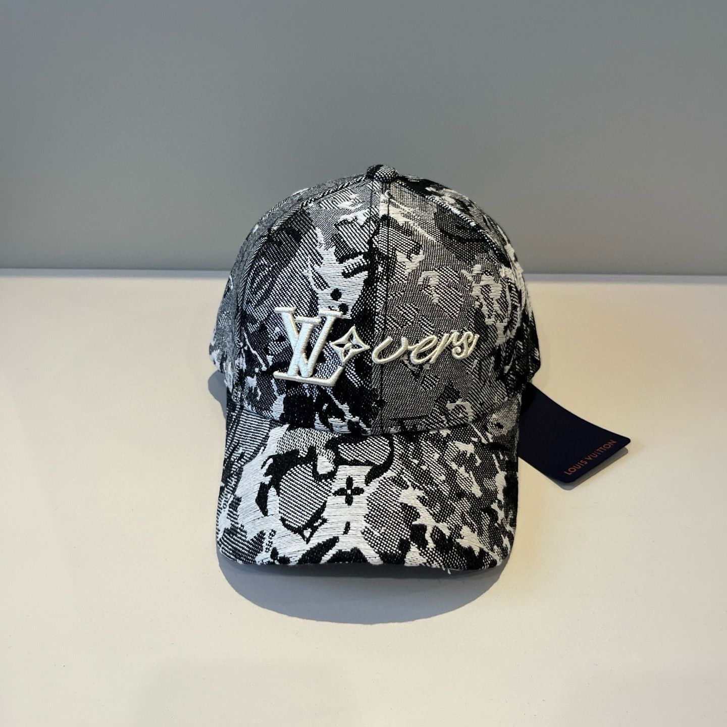 今日特価】Louis Vuitton New LV ベースボールキャップ-2 - メルカリ