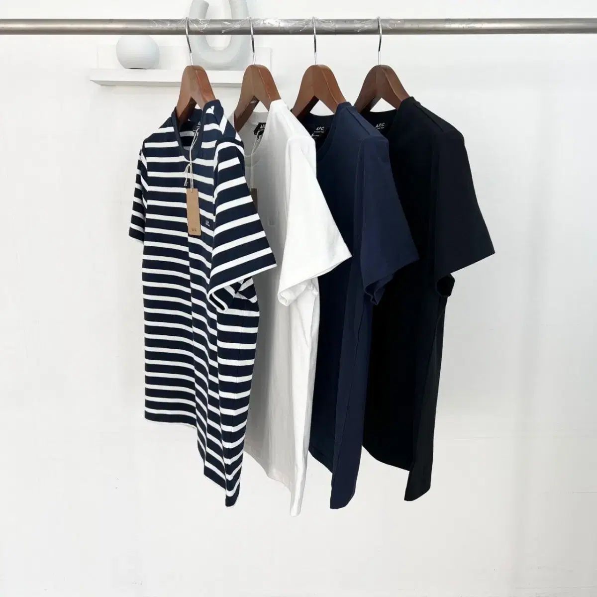 A.P.C.(アー・ペー・セー) ルイス 半袖Tシャツ - メルカリ