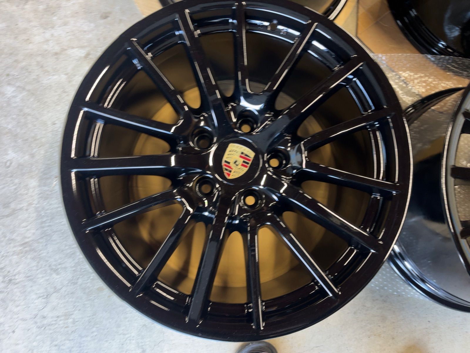 ポルシェ 997 スポーツデザイン 純正品 ブラック 19インチ 4本 FFCRYSTALESIA_COM