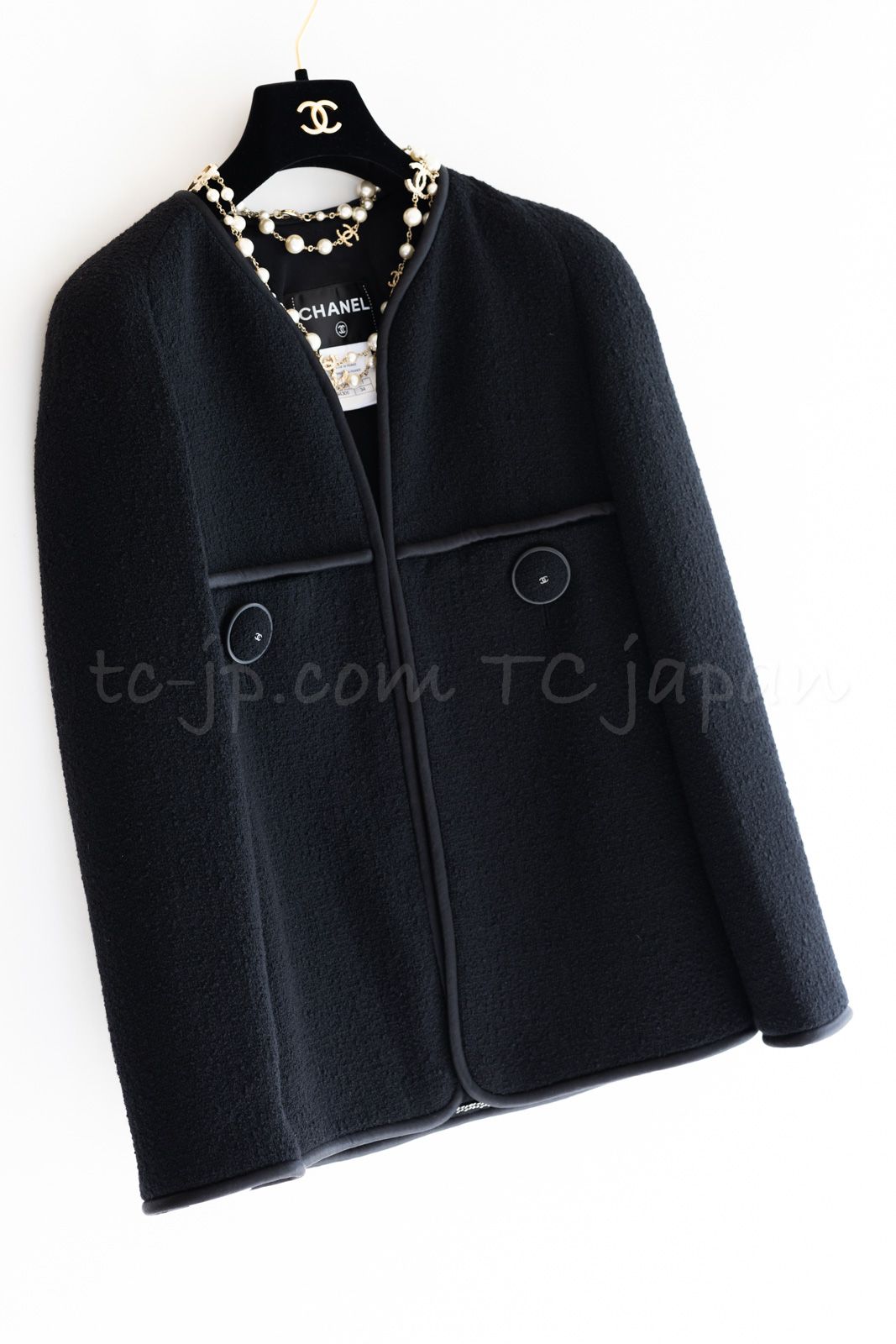 CHANEL - シャネル ジャケット CHANEL ブラック 黒 ウール パイピング ノーカラー ココボタン 34 36 38 シャネル ジャケット CHANEL ブラック 黒 ウール パイピング