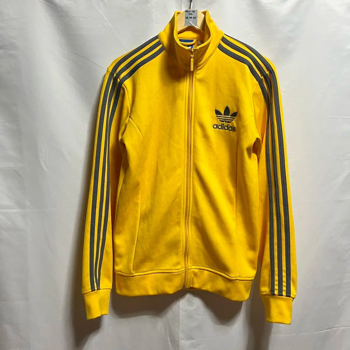 純正品/ 100 adidas(アディダス) ヨーロッパ 黄色 トラックトップス ジャージ