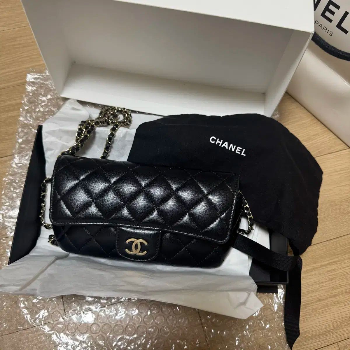 Chanel シャネル 眼鏡チェーンバッグ