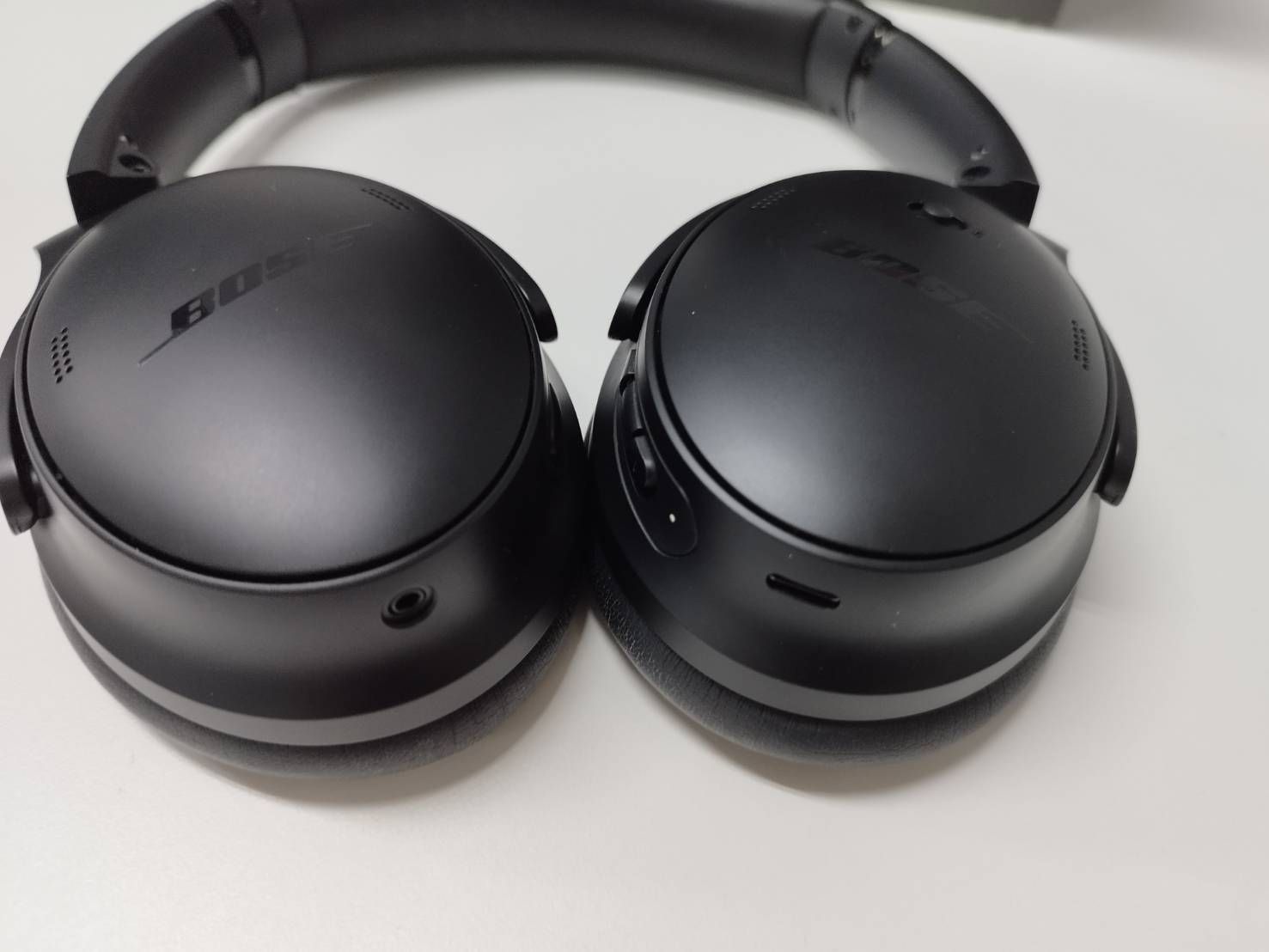 BOSE QuietComfort SC 437310 ワイヤレスヘッドホン 無線 白いヘッドホン