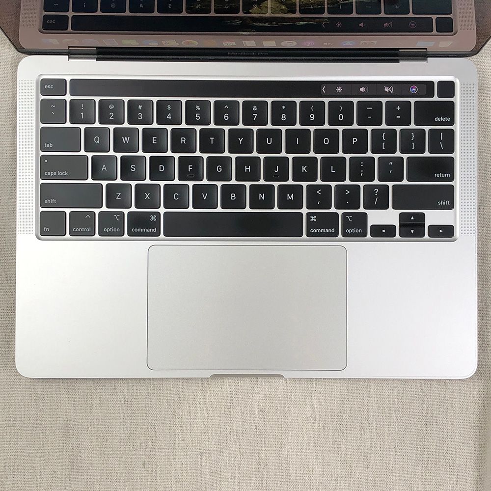 Apple MacBook