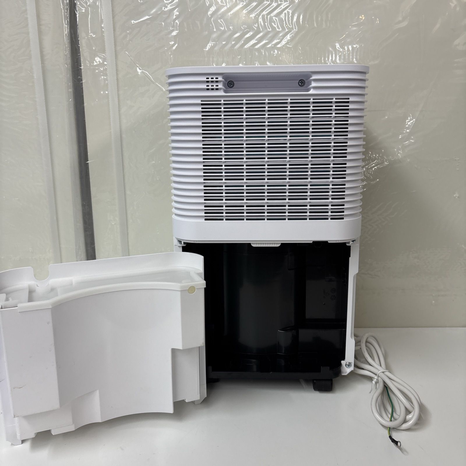 ベルソス 除湿機 コンプレッサー式 除湿能力11.4L/1日 Amazon | Versos コンプレッサー式除湿機 パワフル除湿11.4L