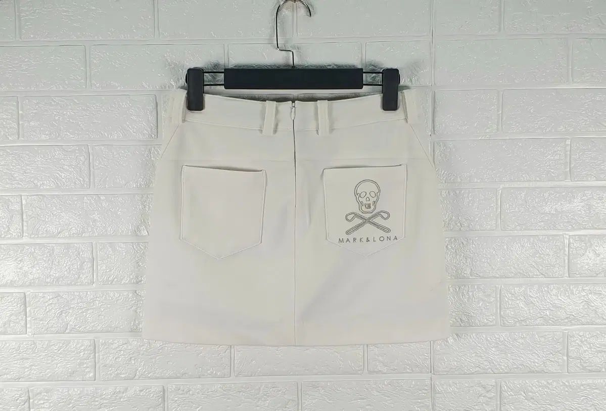27 MARK & LONA(マークアンドロナ) 正規品 ゴルフ スカート - メルカリ